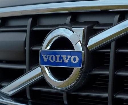 Historia de los emblemas automotrices
