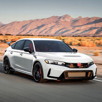 El Honda Civic Type R ya tiene precio en España y es 3.300 euros más caro que el Cupra Formentor VZ de 310 CV