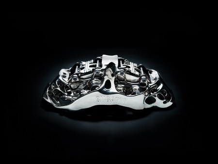 No es capricho. Los calipers del Bugatti Chiron se imprimen en 3D por resistencia y ligereza