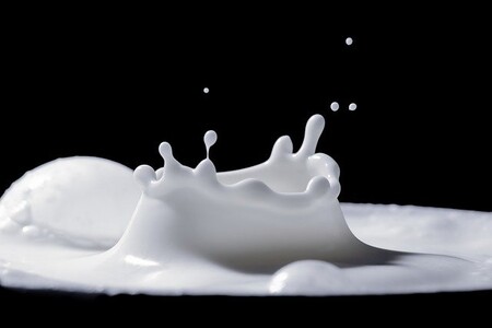 Este es el impacto medioambiental que tiene cada tipo de leche: las de origen vegetal generan menos emisiones