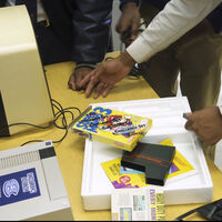 Un Nintendo clásico, una tele vieja y cero instrucciones: estudiantes enfrentan una misión casi imposible para jugar Mario 3 