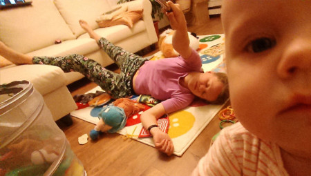 I Documented What Its Like To Be A Mom With A Selfie Stick 27 880