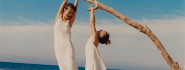 Prendas iguales para madres e hijas y bañadores a juego para toda la familia