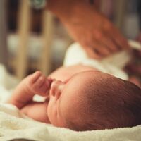 Nace un bebé con el feto de su gemelo en el estómago: un caso de 'fetus in fetu' que solo se da en uno cada 500.000 nacimientos