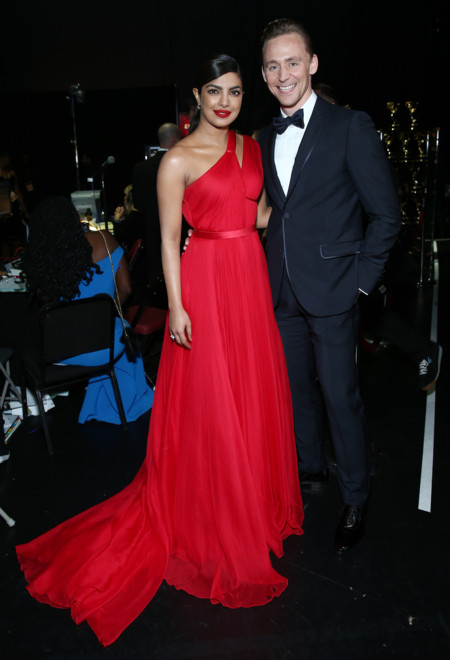 Tom Hiddleston y Priyanka Chopra, el rumor loco de los Emmy 2016