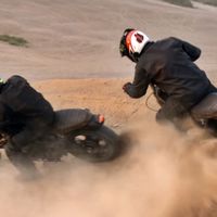 Advertencia: este víde de Icon y Triumph puede provocar ganas de salir a tragar polvo 