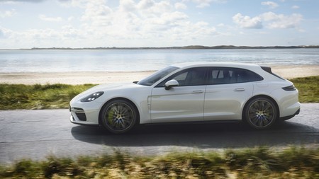 Porsche Panamera Turbo S E Hybrid Sport Turismo 3