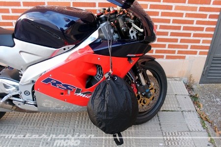 La funda Lidsafe en la moto