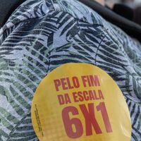 Como fica o CLT com o fim da escala 6x1? Saiba o que muda na prática se a redução for aprovada 
