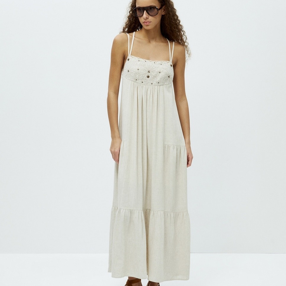 Vestido pechera bordada Beige Sfera

