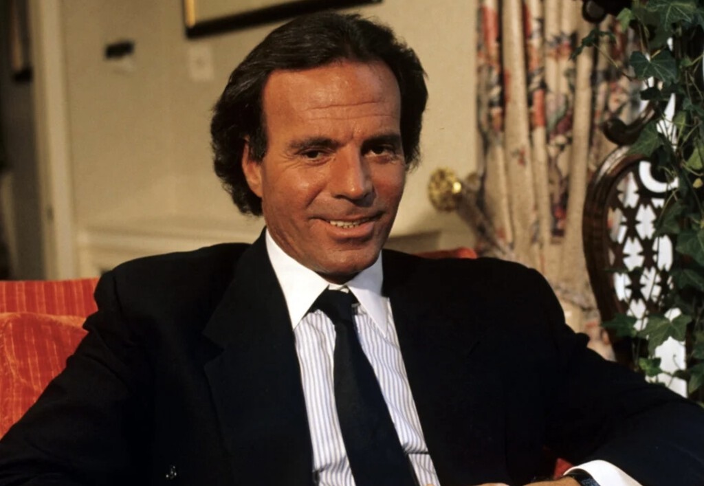 Así es el casoplón donde veranean las hijas de Julio Iglesias en Marbella: con helipuerto, establo y un precio millonario 