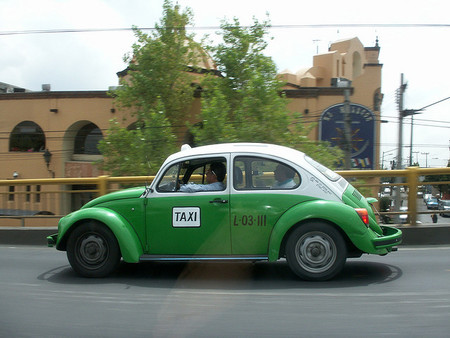 México DF: los 'vochos', sus taxis emblemáticos, dicen adiós