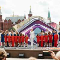 Eurovisión decidió expulsar a Rusia del festival. Rusia le ha dicho que mejor se queda con su propia versión "made in URSS"