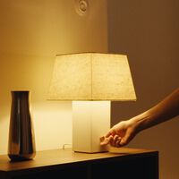 Las dos nuevas lámparas regulables de IKEA recuperan los materiales nobles de antaño. Un diseño minimalista que encaja en cualquier parte 