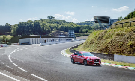 El Jaguar XE bate un récord en el viejo Circuit de Charade