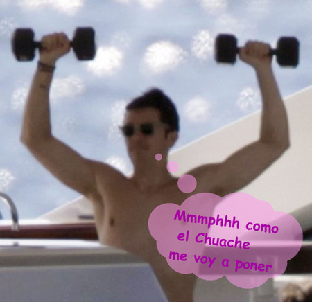 Orlando Bloom se pone cachas (bueno, más o menos)