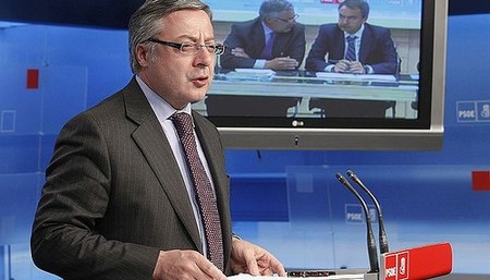 ¿Habrá congelación salarial para los funcionarios?