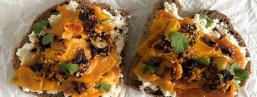 Esta es la tosta que me hago cuando no quiero cocinar pero quiero comer bien 