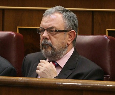 El diputado del PNV que presume de enviar a la papelera los mails de los ciudadanos