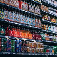 Por qué no es lo mismo un impuesto a los beneficios de la banca que a los supermercados 