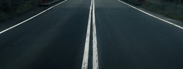 ¿Qué sentido tiene una doble línea continua si ni siquiera puedes cruzar la simple? 