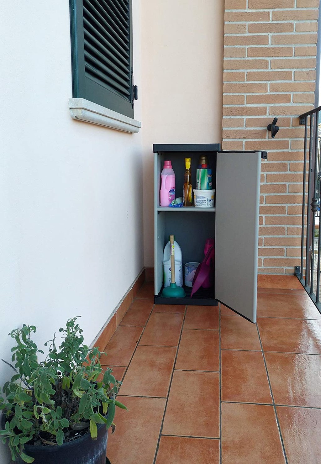 13 prácticos muebles de almacenamiento de exterior, para recoger jardín