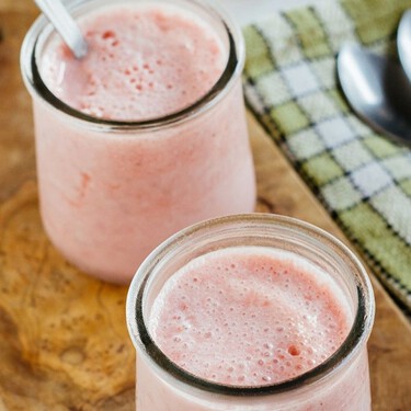 Helado de yogur griego con fresas: receta fácil y saludable