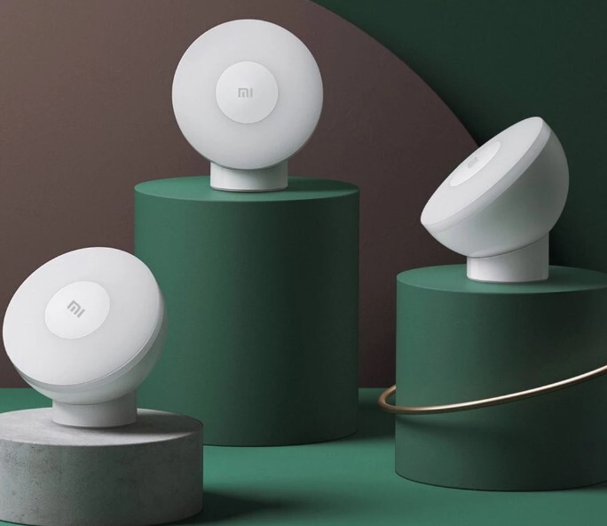 Esta lámpara LED de Xiaomi está muy rebajada en El Corte Inglés: con Bluetooth y sin enchufe por menos de 10 euros