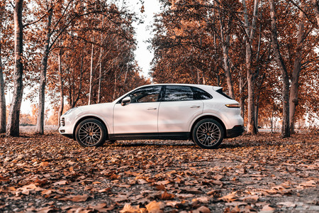 Probamos el Porsche Cayenne S: 440 CV para un SUV que busca destacar incluso dinámicamente