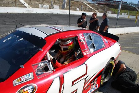 Adrián Campos Jr probó en la NASCAR K&N Pro Series