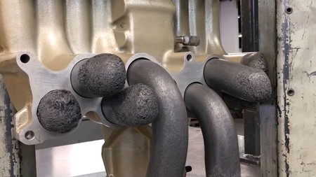 ¡Alucinante! La limpieza de motores por extrusión es lo más hipnótico que vas a ver hoy