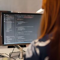 Arranca la búsqueda de la mejor programadora de Latinoamérica: así puedes inscribirte en la primera edición del torneo de programación competitiva Codificadas 