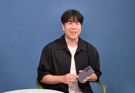 Samsung Mobile The New Galaxy Z Series Portrait Video Interview Main6 Park