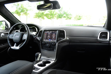 Jeep Grand Cherokee Trackhawk 14