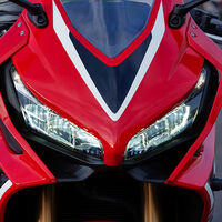 Copias chinas al ataque: esta moto se parece mucho a la Honda CBR650R, pero solo es una fusilada