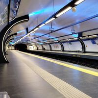 Un patinete eléctrico explota en el metro de Madrid provocando daños y obligando a los bomberos a intervenir