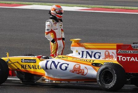 Nelsinho Piquet cuestionado antes de empezar a correr