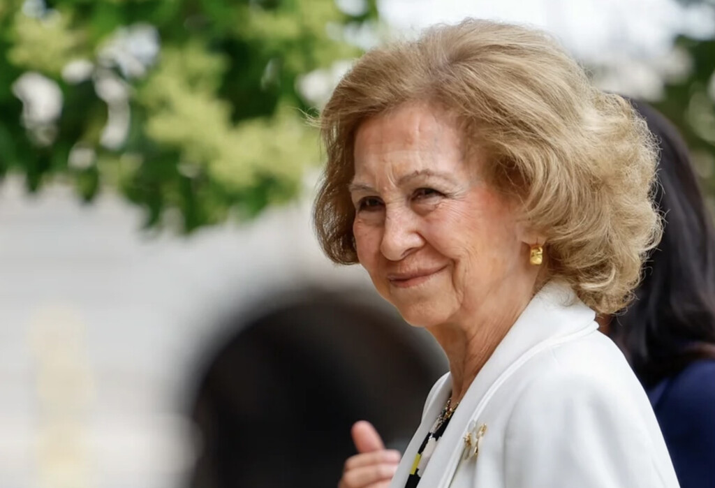 La reina Sofía prepara su traslado a Marivent: un viaje silencioso, una hermana enferma y dos viejas amigas en la isla  