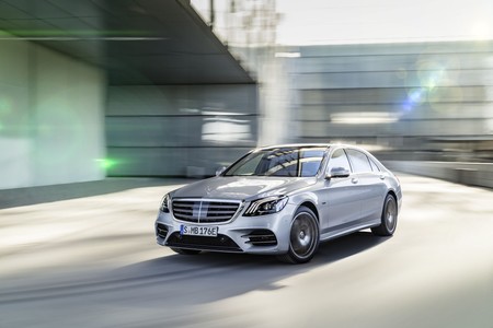 El nuevo Mercedes-Benz S560e PHEV tiene casi 500 hp y podrá recorrer 50 km sólo con el motor eléctrico