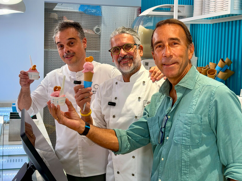 El sorbete de frambuesa y lichi de una heladería de Sevilla que sorprende por lo que no parece