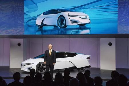 Honda revela el futurista diseño del Honda FCEV en Los Ángeles 