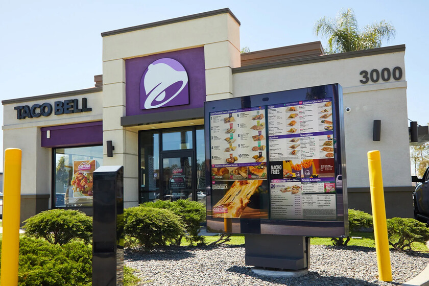 Taco Bell tiene una IA para gestionar sus pedidos de autoservicio: las bromas de pedir 18.000 vasos de agua han hecho replanteárselo