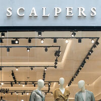 El Corte Inglés rebaja el polo Scalpers más imprescindible del armario por menos de 20 euros 