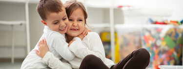 Las peleas entre hermanos son sanas y necesarias: refuerzan la inteligencia emocional de los niños, según los psicólogos de Cambridge