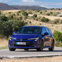 Probamos el nuevo Toyota Corolla:  el compacto híbrido de referencia ahora es más potente y más refinado
