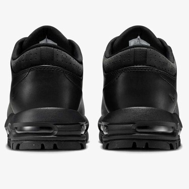 Para la montaña o la calle, Nike y Carhartt WIP tienen las zapatillas que parecen botas de trabajo con cámara de aire para llevar todo el invierno