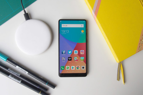 Qué están haciendo los fabricantes en los teléfonos de gama media para competir contra Xiaomi