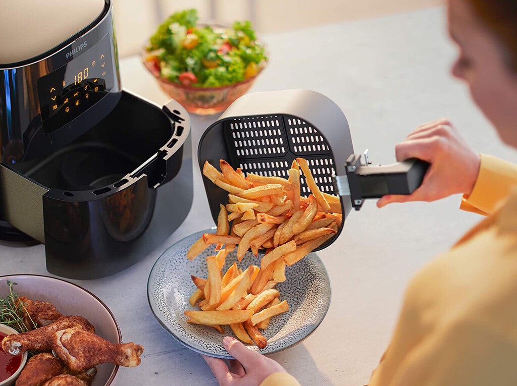 La freidora de aire caliente AirFryer XL de Philips, está muy rebajada en Lidl si quieres cocinar sin tener que usar aceite