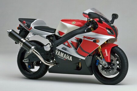 Ya es casi oficial: la Yamaha YZF-R7 volverá al mercado, pero como una deportiva media para el carnet A2 basada en la MT-07