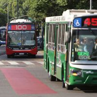 Billeteras virtuales, NFC, apps de bancos, tarjetas VISA Mastercard y otros métodos: cómo aprovechar el 100% de reintegro para viajar en colectivo en Argentina 